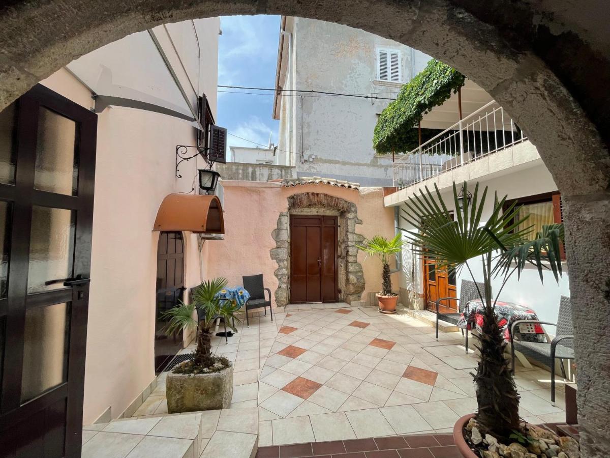 Casa Di Nives Krk Town Exterior foto